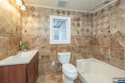 5 Pin Oak, West Caldwell, NJ 07006 - Photo 18