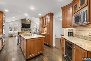 379 Butternut Ave, Wyckoff Township, NJ 07481 - Photo 6