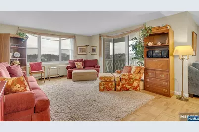2000 Linwood Avenue 5A #5A, Fort Lee, NJ 07024 - Photo 12