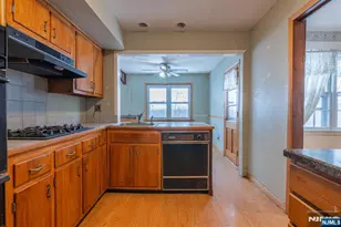 88 Lakeshore Dr, Oakland, NJ 07436 - Photo 20