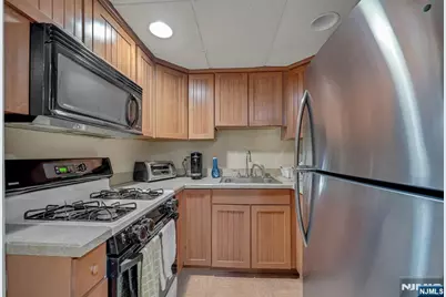 379 W Shore Drive, Wyckoff Township, NJ 07481 - Photo 28