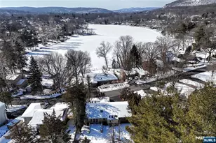 110 Lakeshore Dr, Oakland, NJ 07436 - Photo 30