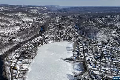 110 Lakeshore Drive, Oakland, NJ 07436 - Photo 28