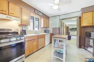 15 Garden St, Bergenfield, NJ 07621 - Photo 10