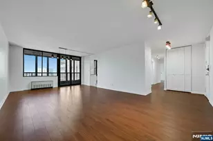 300 Winston Dr 919, Cliffside Park, NJ 07010 - Photo 4