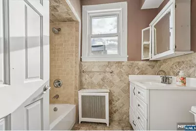328 Carmita Avenue, Rutherford, NJ 07070 - Photo 28