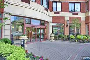 100 Old Palisade Road 1013, Fort Lee, NJ 07024 - Photo 4