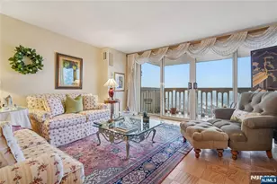555 North Ave 17-U, Fort Lee, NJ 07024 - Photo 2