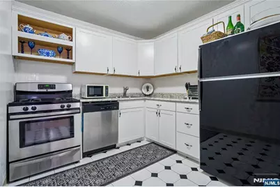 555 North Avenue 17-U #17-U, Fort Lee, NJ 07024 - Photo 6