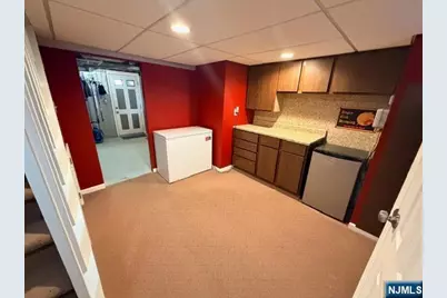 911 Colfax, Pompton Lakes, NY 07442 - Photo 16