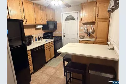 911 Colfax, Pompton Lakes, NY 07442 - Photo 2