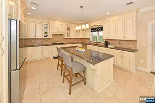 106 Arnot Pl, Paramus, NJ 07652 - Photo 16