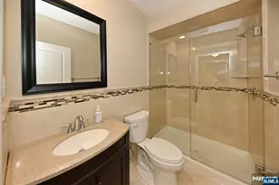 106 Arnot Pl, Paramus, NJ 07652 - Photo 32
