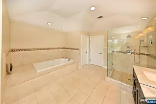 106 Arnot Pl, Paramus, NJ 07652 - Photo 22