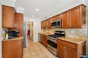 44 Forsythia Ln, Paramus, NJ 07652 - Photo 14