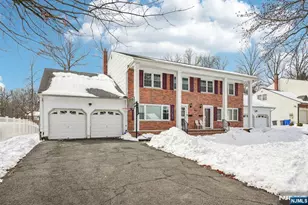 44 Forsythia Ln, Paramus, NJ 07652 - Photo 2