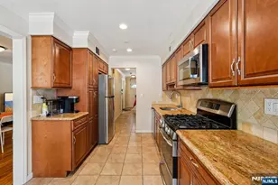 44 Forsythia Ln, Paramus, NJ 07652 - Photo 16