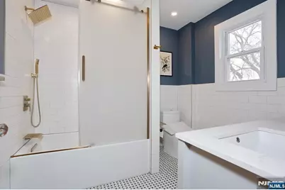 703 Linden Avenue, Teaneck Township, NJ 07666 - Photo 20