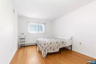 412 Walker St, Fairview, NJ 07022 - Photo 18