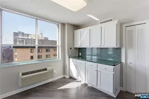 160 Overlook Ave 16C, Hackensack, NJ 07601 - Photo 16