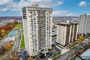 160 Overlook Ave 16C, Hackensack, NJ 07601 - Photo 4