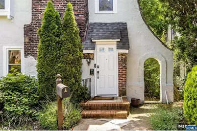 5 Canterbury Drive, Montclair, NJ 07042 - Photo 2