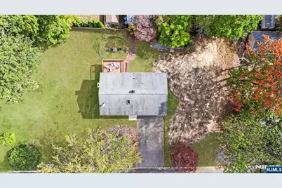 145 Schwarz Boulevard, Jefferson Township, NJ 07849 - Photo 36