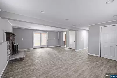 145 Schwarz Boulevard, Jefferson Township, NJ 07849 - Photo 4