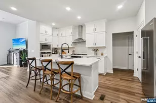 28 Dahlia Dr, Warren Township, NJ 07059 - Photo 4