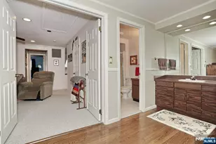 16 Sandburg Ct, Mahwah, NJ 07430 - Photo 26