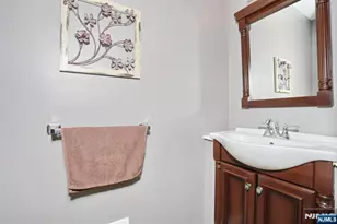 16 Sandburg Ct, Mahwah, NJ 07430 - Photo 6