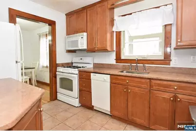 65 Avenue C, Lodi, NJ 07644 - Photo 10