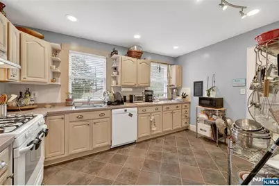 10 Brookside Avenue, Hawthorne, NJ 07506 - Photo 8