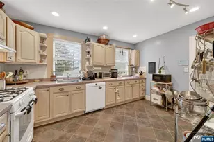 10 Brookside Ave, Hawthorne, NJ 07506 - Photo 8