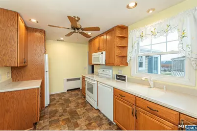 438 Mount Prospect Avenue, Clifton, NJ 07012 - Photo 8