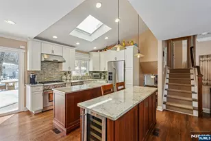 6 Knollwood Dr, Livingston, NJ 07039 - Photo 2