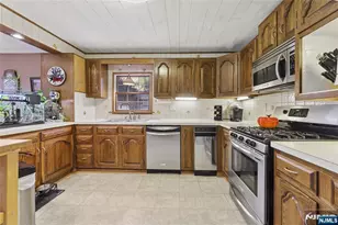 70 Walnut St, Oakland, NJ 07436 - Photo 34