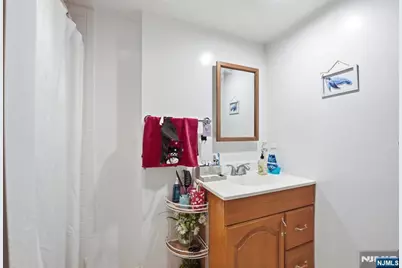 160 Barnert Avenue, Totowa, NJ 07512 - Photo 18