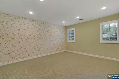 506 Sunderland Road, Teaneck Township, NJ 07666 - Photo 32