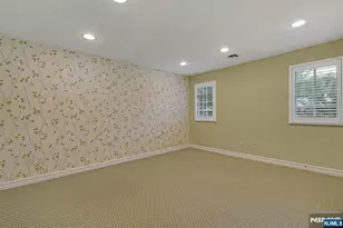 506 Sunderland Rd, Teaneck Township, NJ 07666 - Photo 32