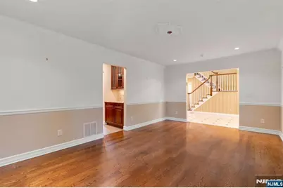 506 Sunderland Road, Teaneck Township, NJ 07666 - Photo 18