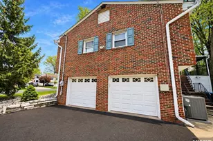 274 Seton Hall Dr, Paramus, NJ 07652 - Photo 22