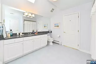 34 Walsh Dr, Mahwah, NJ 07430 - Photo 20