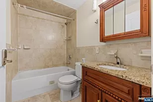 902 N 5th Street 411, Newark, NJ 07107 - Photo 18