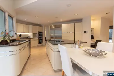 22 Post Lane, Livingston, NJ 07039 - Photo 18