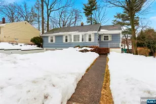 476 Greenway Dr, Leonia, NJ 07605 - Photo 2