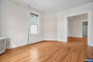 68 Chestnut St, Montclair, NJ 07042 - Photo 6