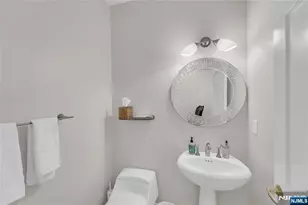 1 Sherwood Ct, Old Tappan, NJ 07675 - Photo 16