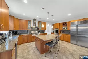 1 Sherwood Ct, Old Tappan, NJ 07675 - Photo 12