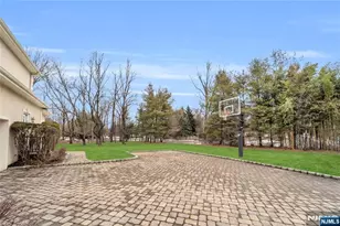 1 Sherwood Ct, Old Tappan, NJ 07675 - Photo 4